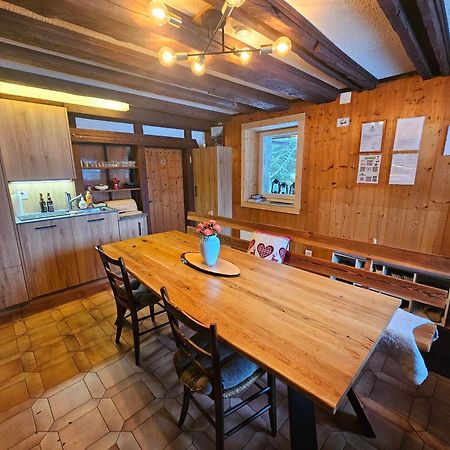 Petit Chalet Rustique Et Bucolique Bovernier Zewnętrze zdjęcie
