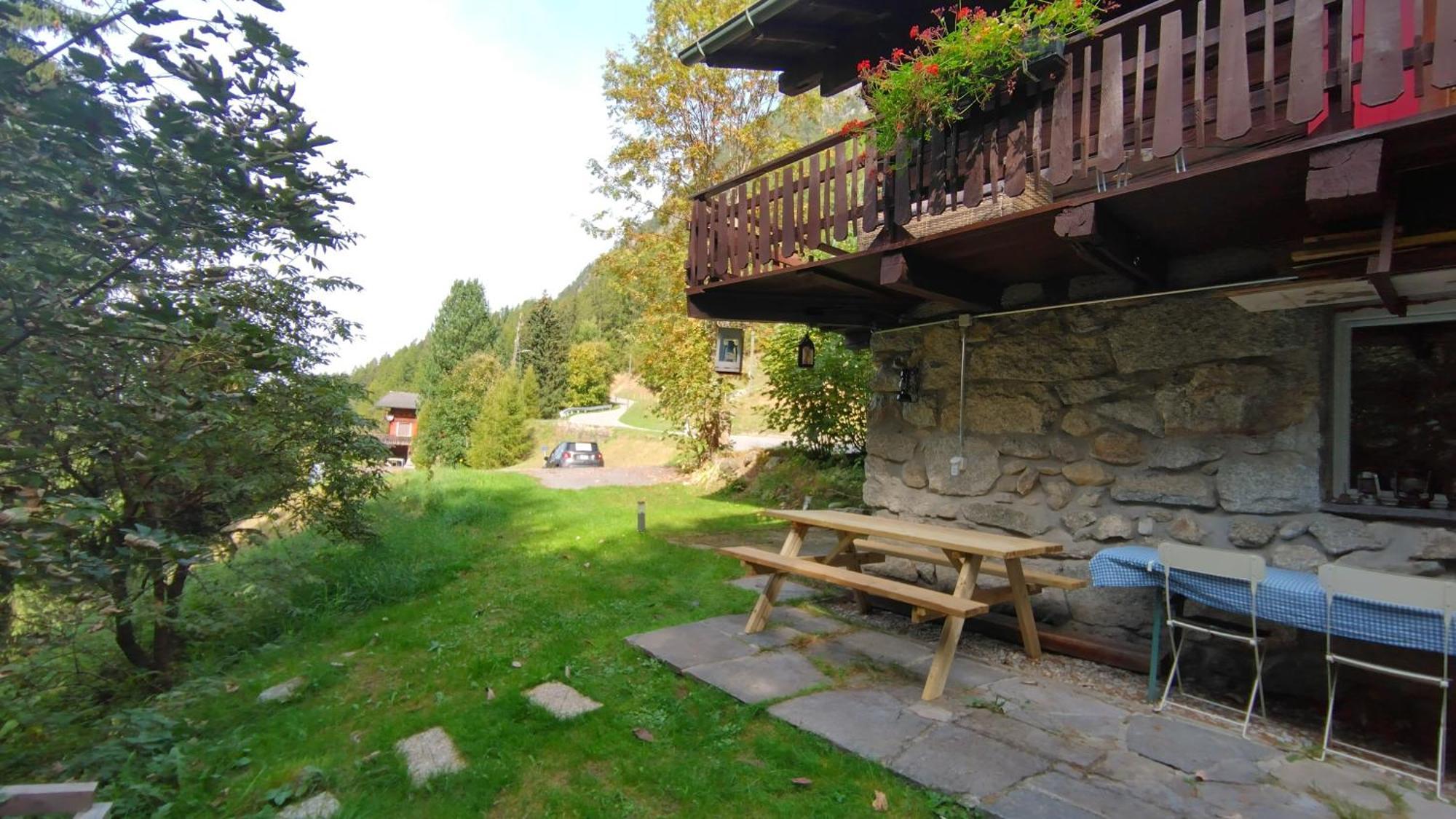 Petit Chalet Rustique Et Bucolique Bovernier Zewnętrze zdjęcie