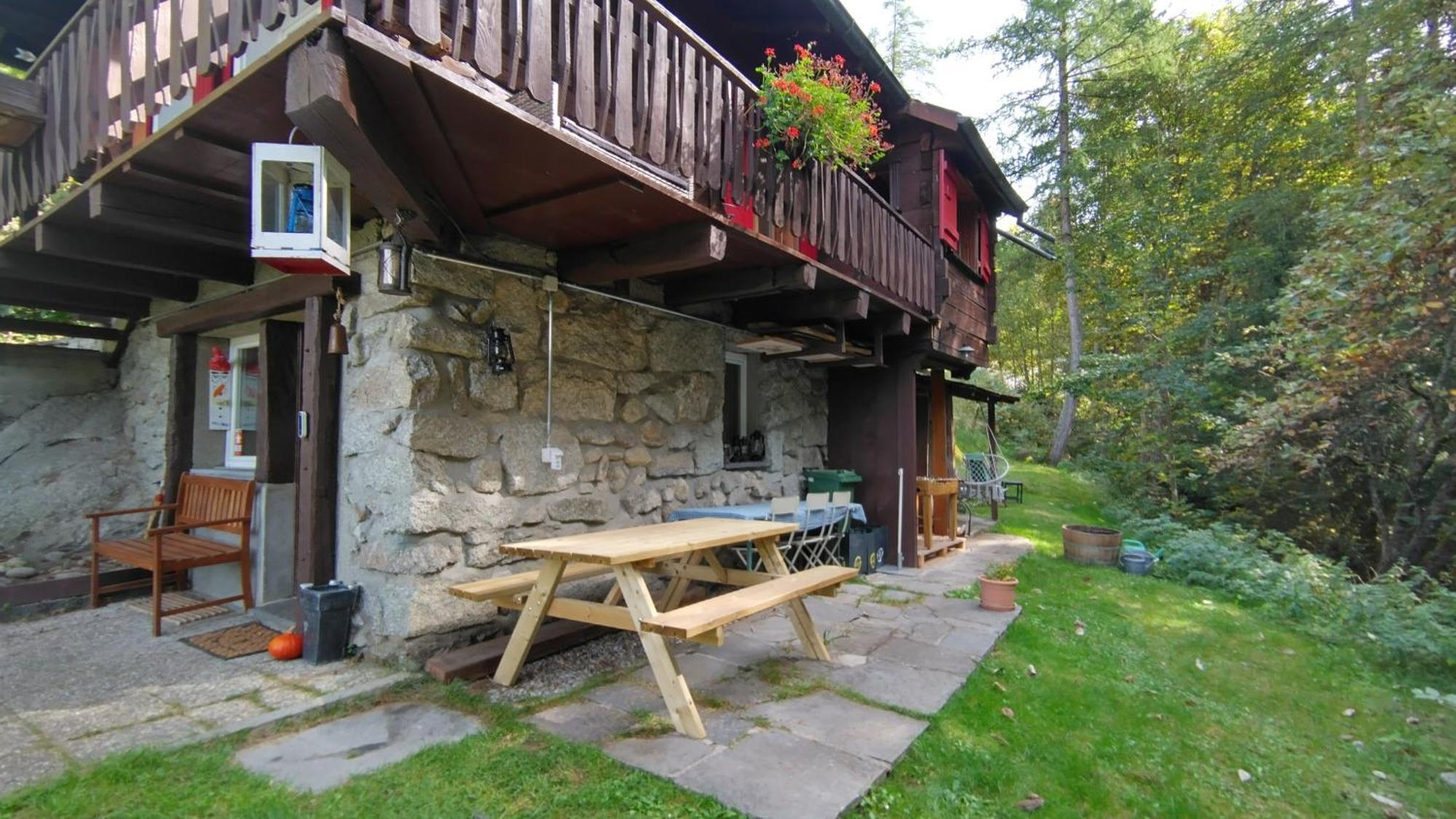 Petit Chalet Rustique Et Bucolique Bovernier Zewnętrze zdjęcie