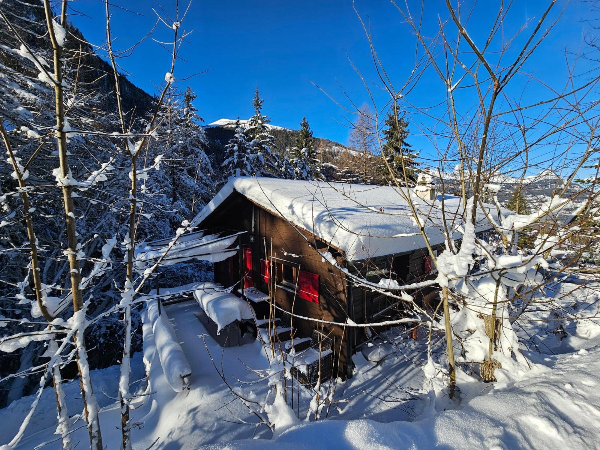 Petit Chalet Rustique Et Bucolique Bovernier Zewnętrze zdjęcie