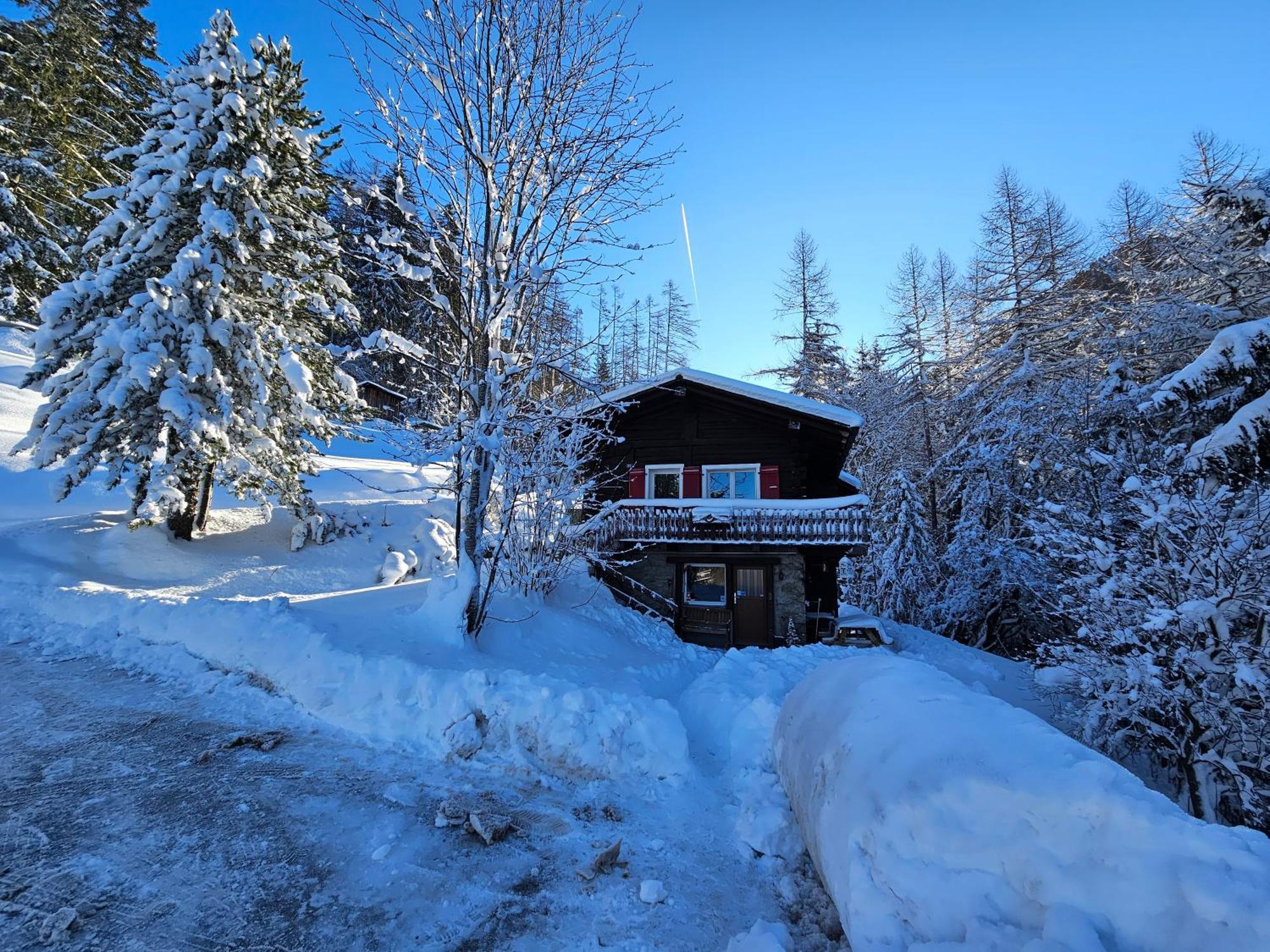 Petit Chalet Rustique Et Bucolique Bovernier Zewnętrze zdjęcie